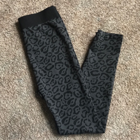 Pants - Animal print leggings